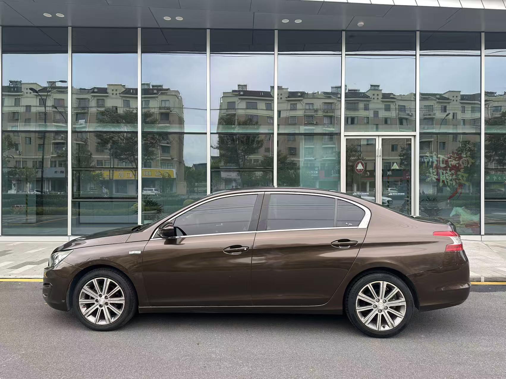 Peugeot 408 2015 thumb 10