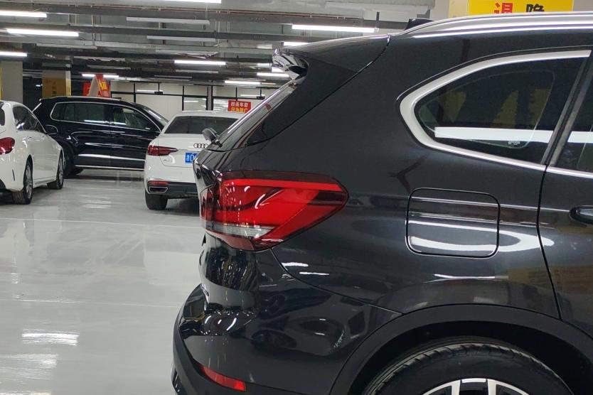 BMW X1 2021 thumb 5