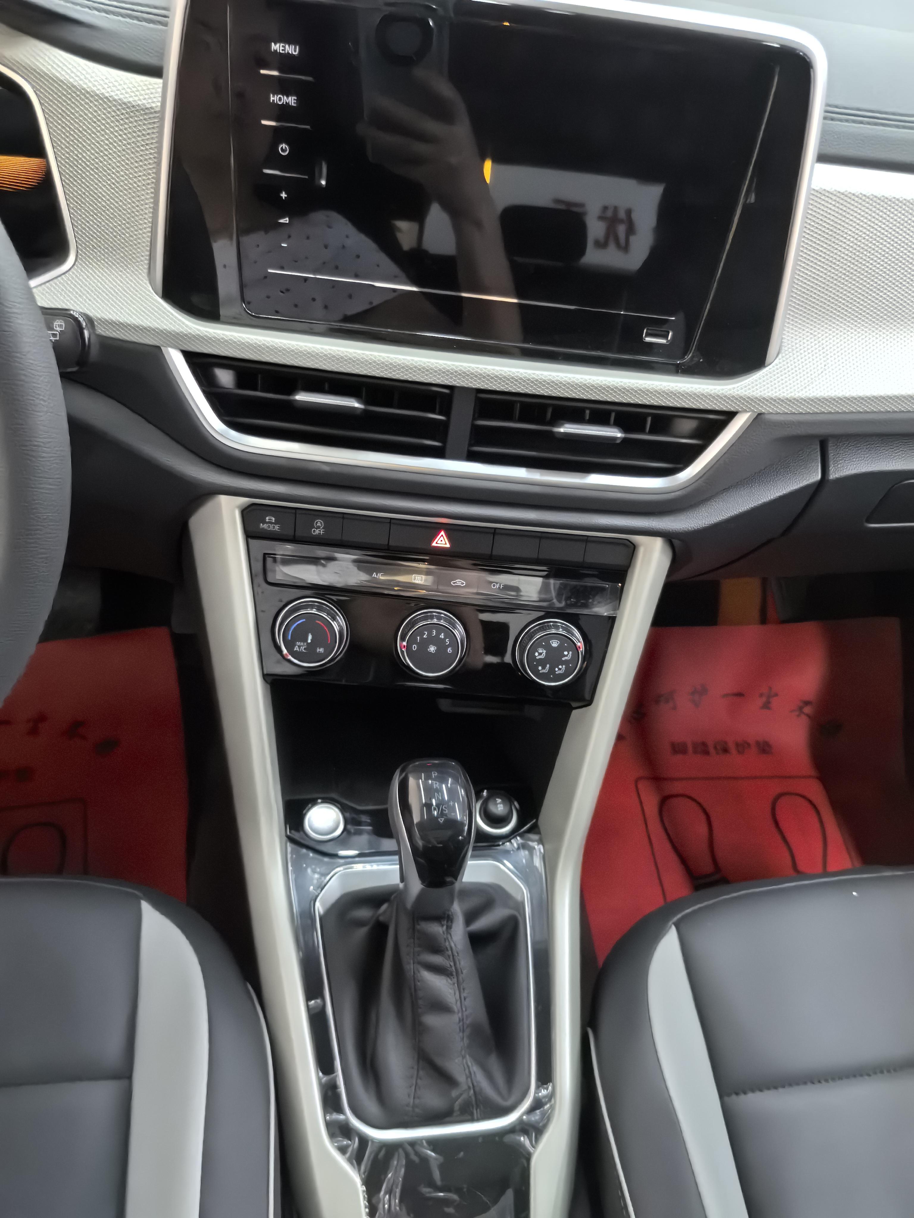 Volkswagen T-Roc 2025 thumb 6