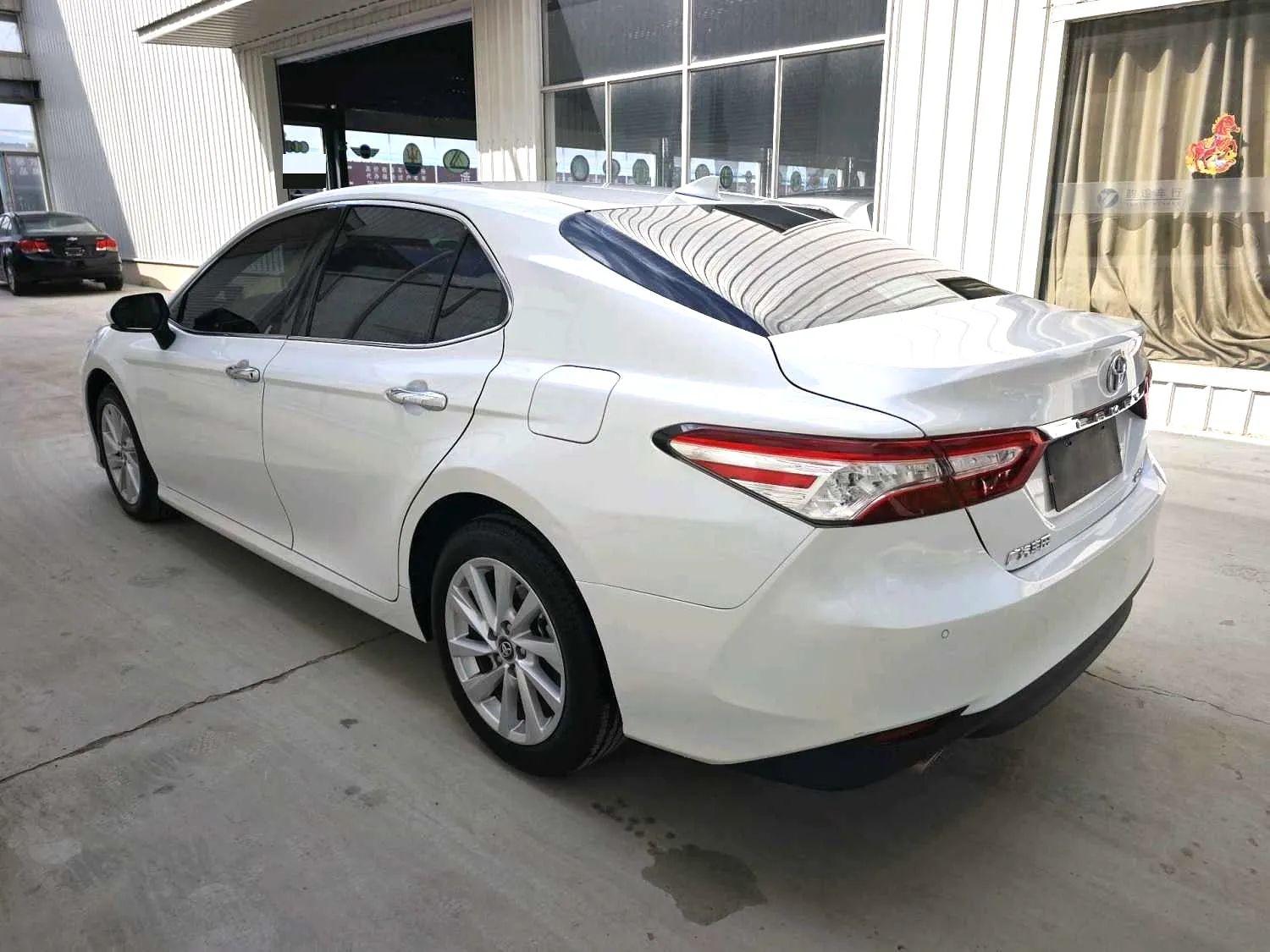 Toyota Camry 2021 thumb 2