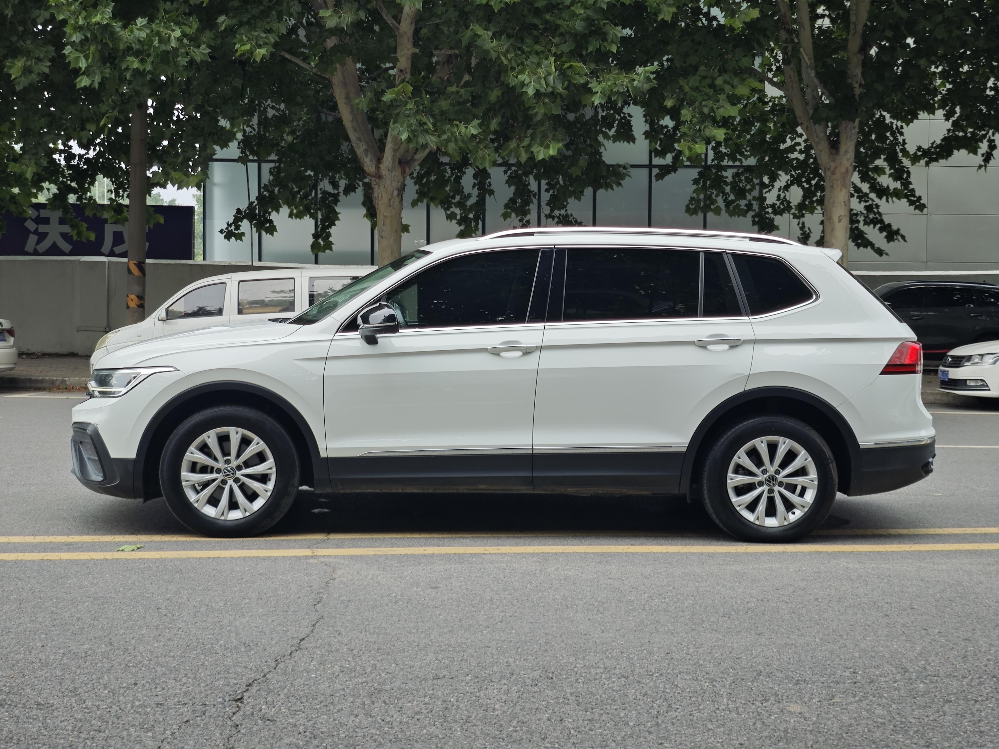 Volkswagen Tiguan 2024 thumb 9