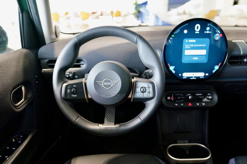 Mini Hatch 2025 thumb 10