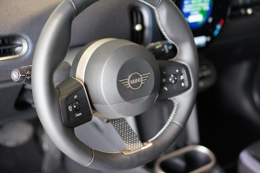 Mini Hatch 2025 thumb 11