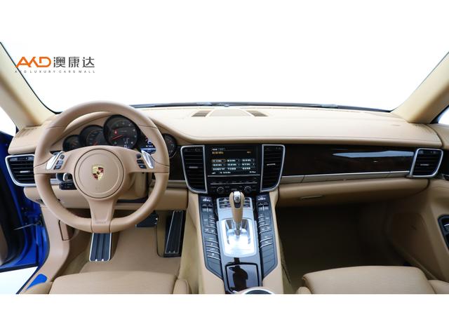 Porsche Panamera 2016 thumb 3