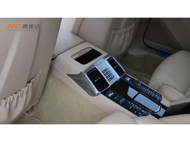 Porsche Panamera 2016 thumb 4