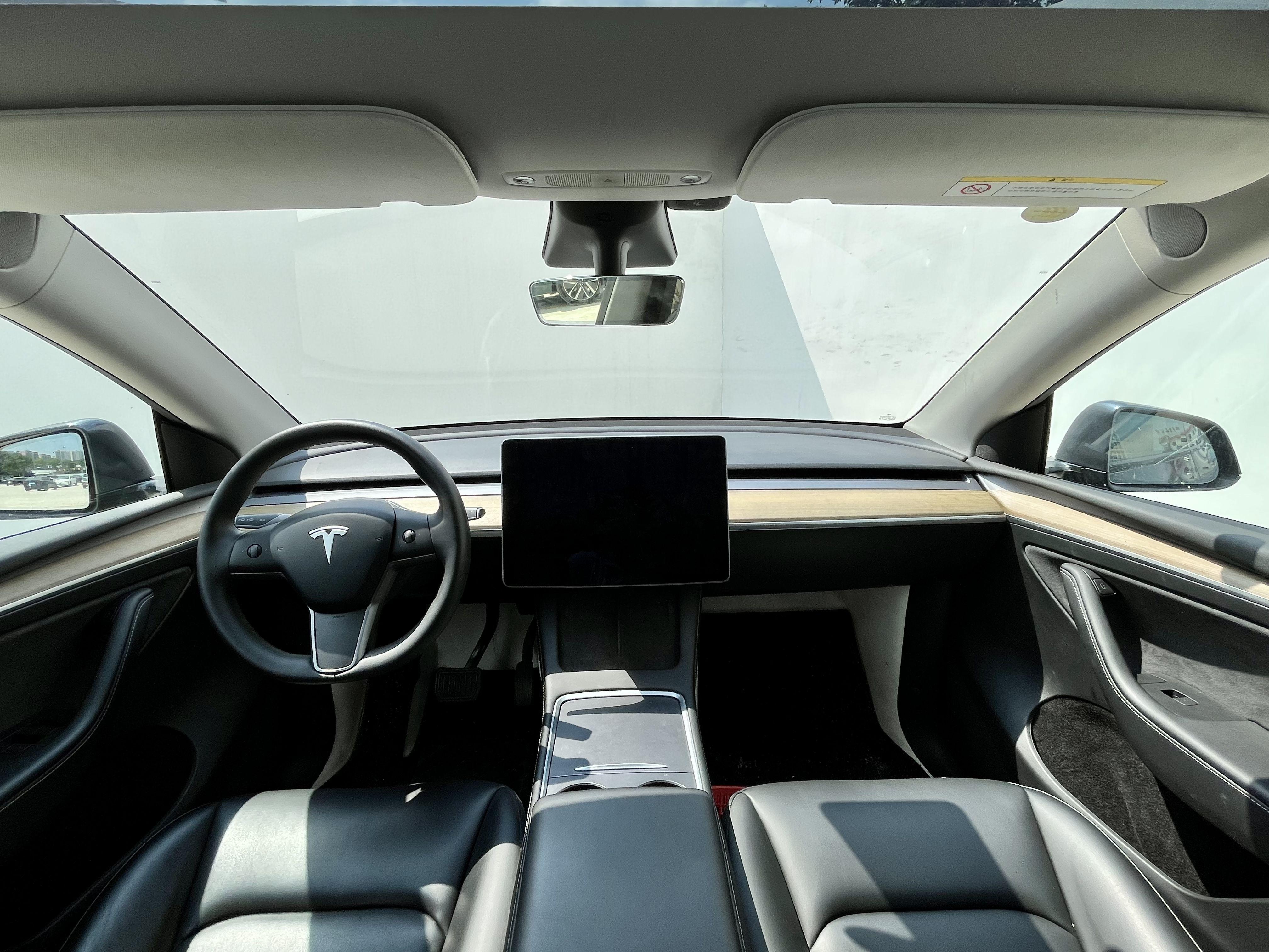 Tesla Model Y 2021 thumb 8
