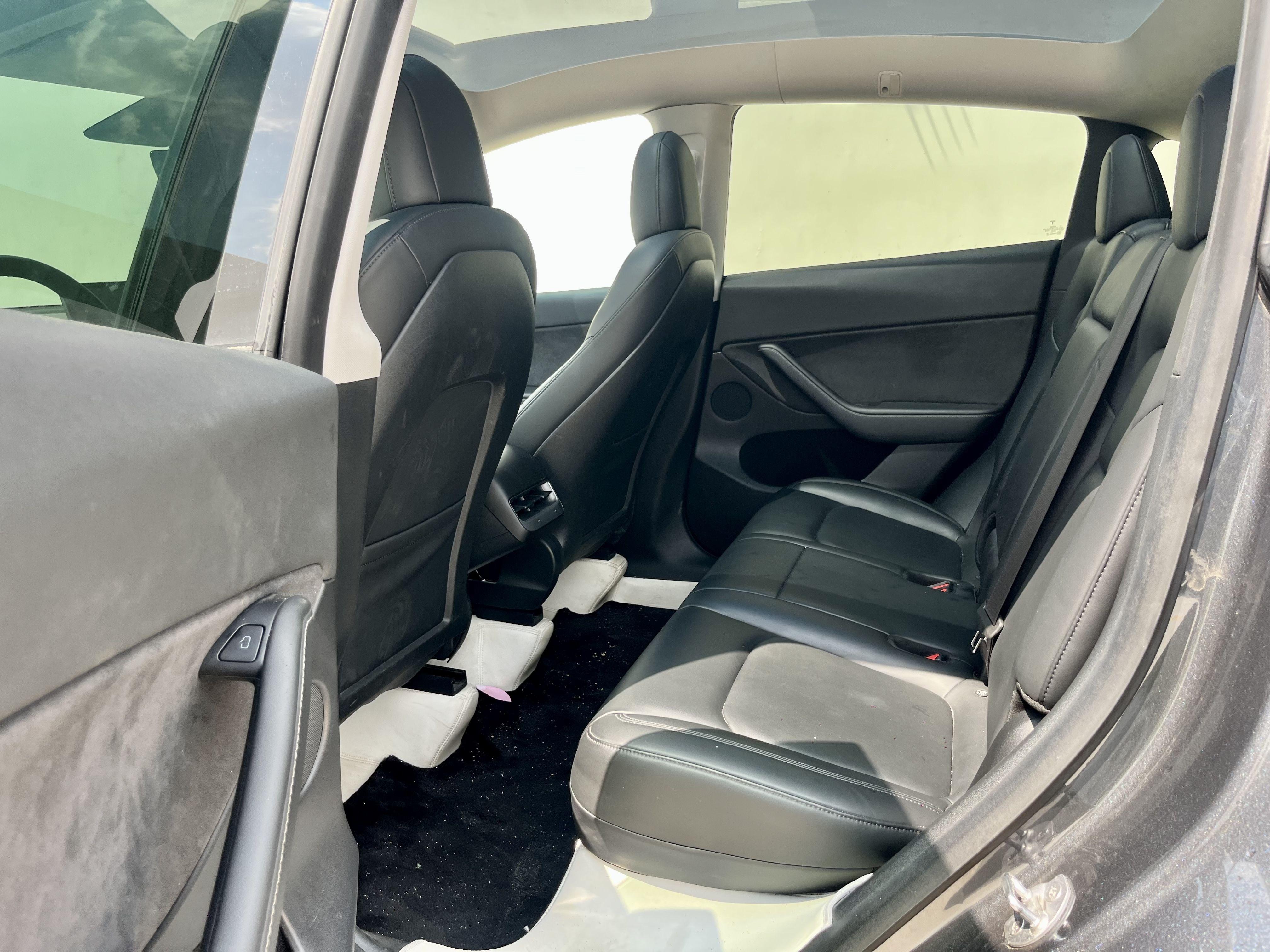 Tesla Model Y 2021 thumb 11