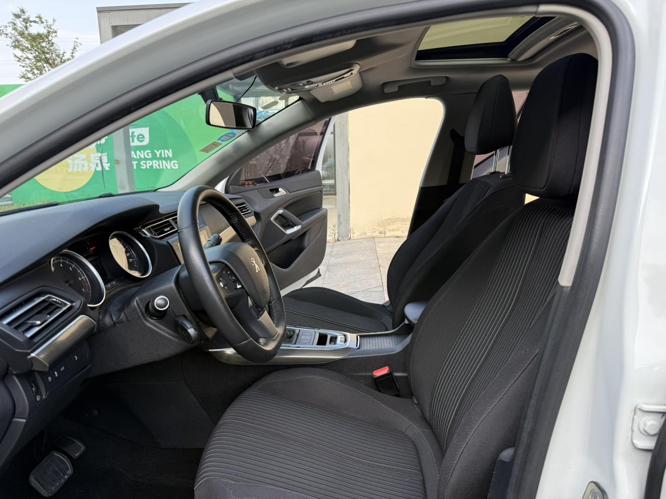 Peugeot 408 2015 thumb 7