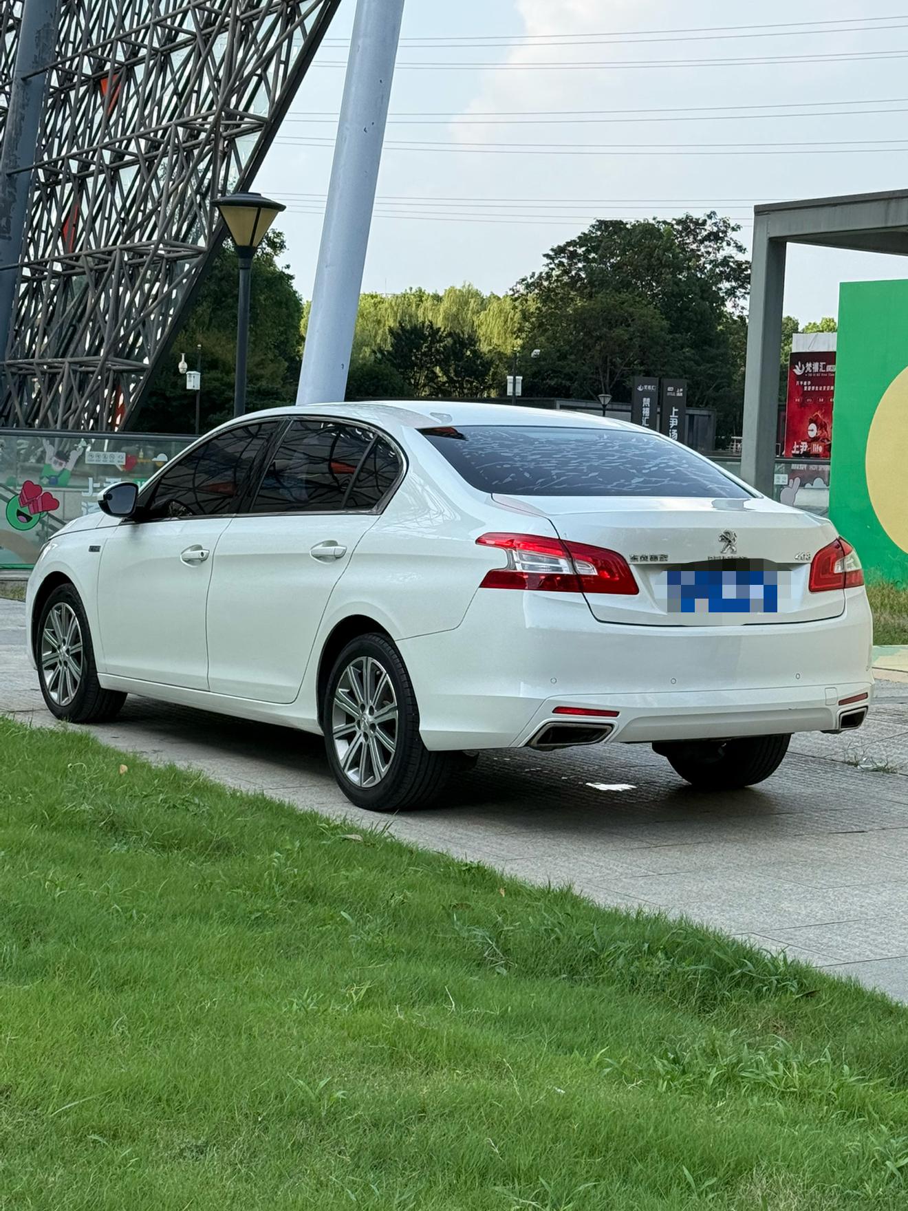 Peugeot 408 2015 thumb 11