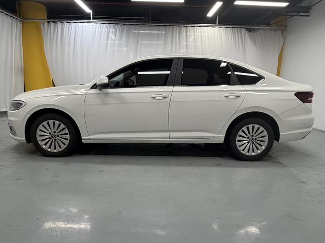 Volkswagen Lavida XR 2021 thumb 2