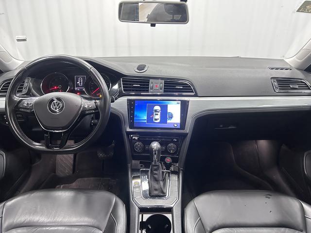 Volkswagen Lamando 2015 thumb 12