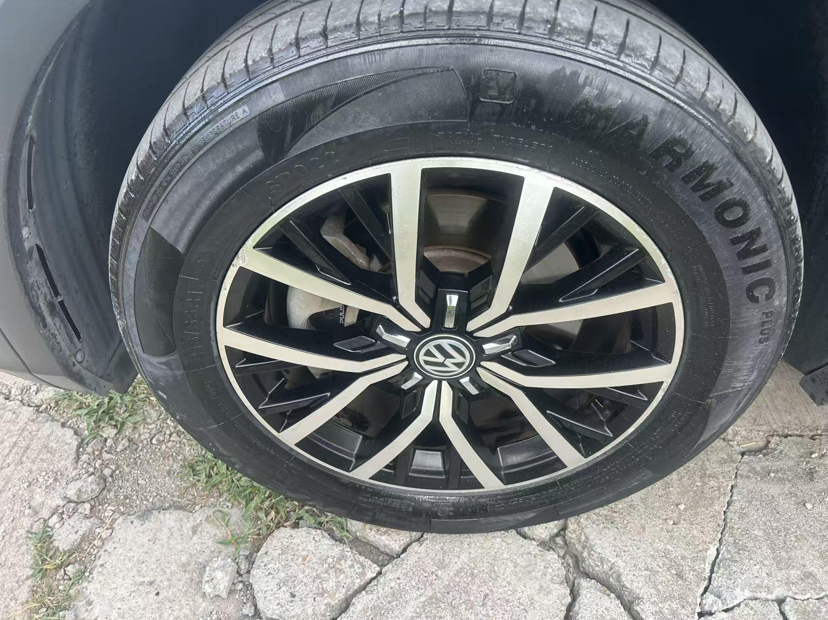 Volkswagen Tiguan 2018 thumb 7