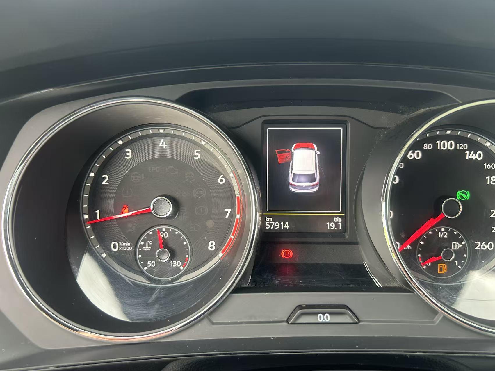 Volkswagen Tiguan 2018 thumb 10