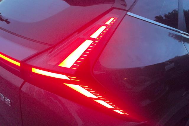 Geely Boyue 2024 thumb 8