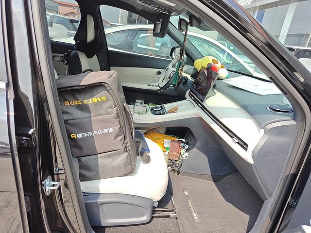 Geely Galaxy 7 EM-i 2025 thumb 9