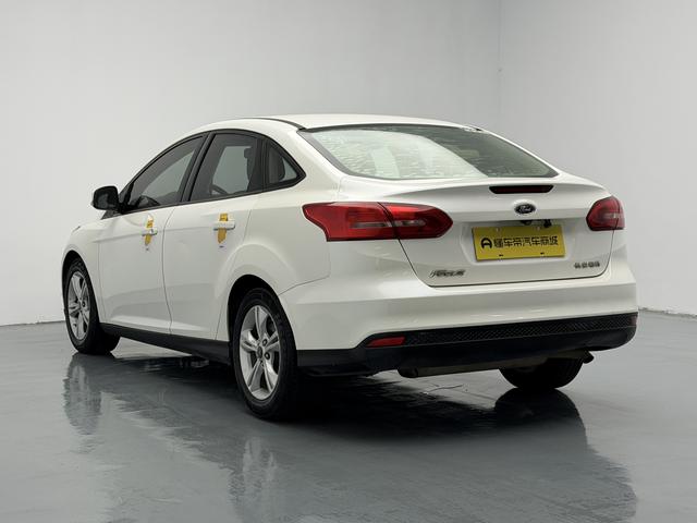 Ford Focus ST 2017 thumb 3