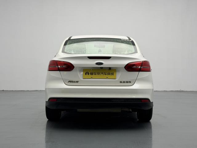 Ford Focus ST 2017 thumb 4