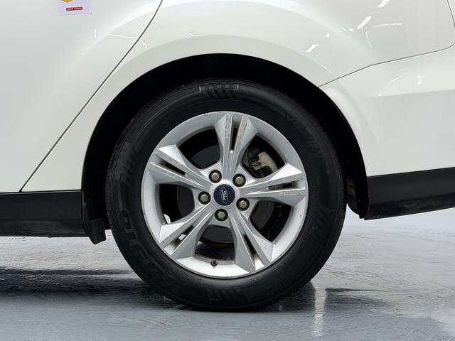Ford Focus ST 2017 thumb 7