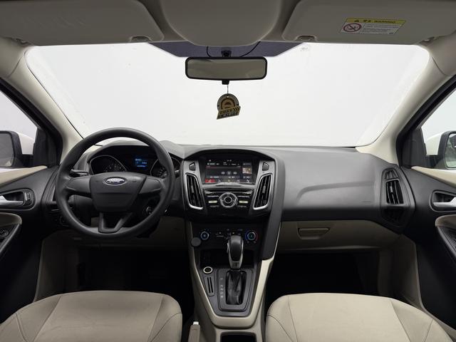 Ford Focus ST 2017 thumb 12