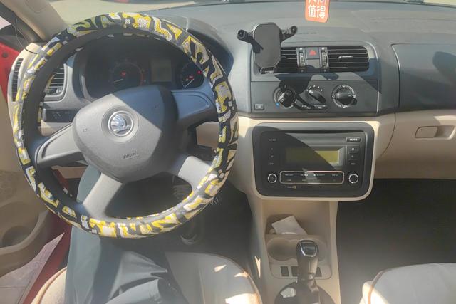 Skoda Jing Rui 2014 thumb 11