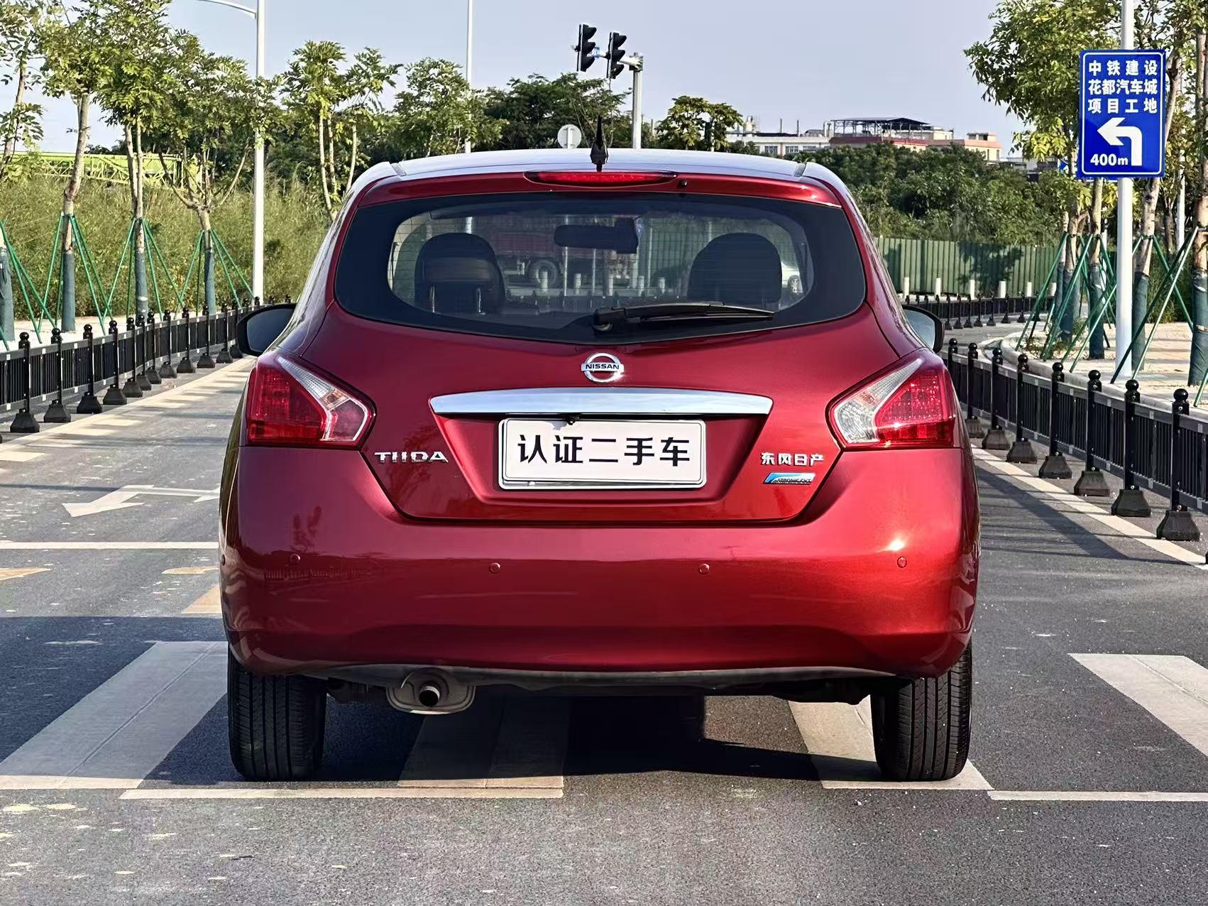 Nissan Tiida 2014 thumb 4