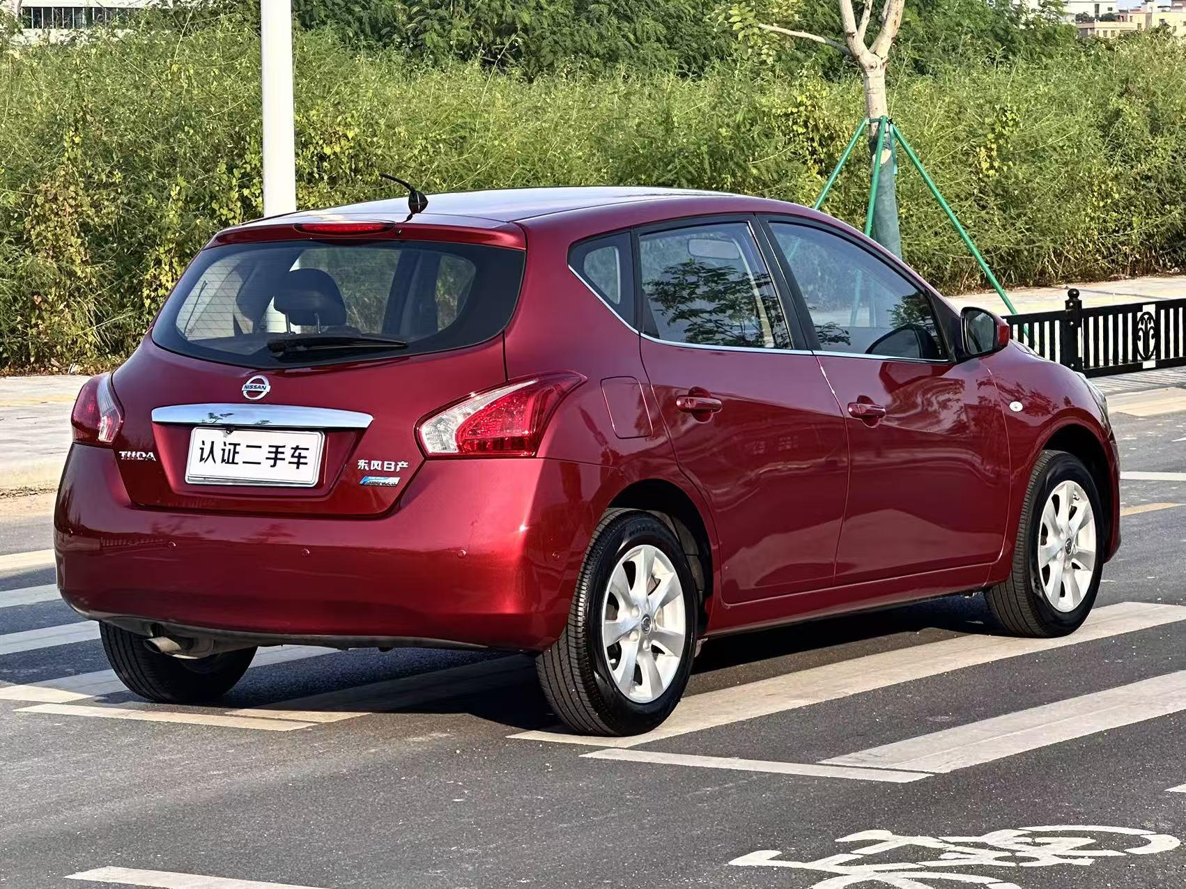 Nissan Tiida 2014 thumb 5
