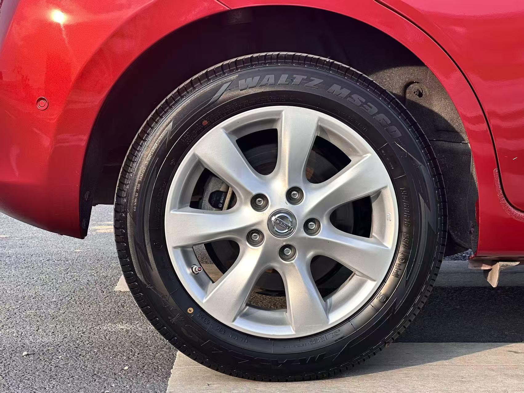 Nissan Tiida 2014 thumb 7