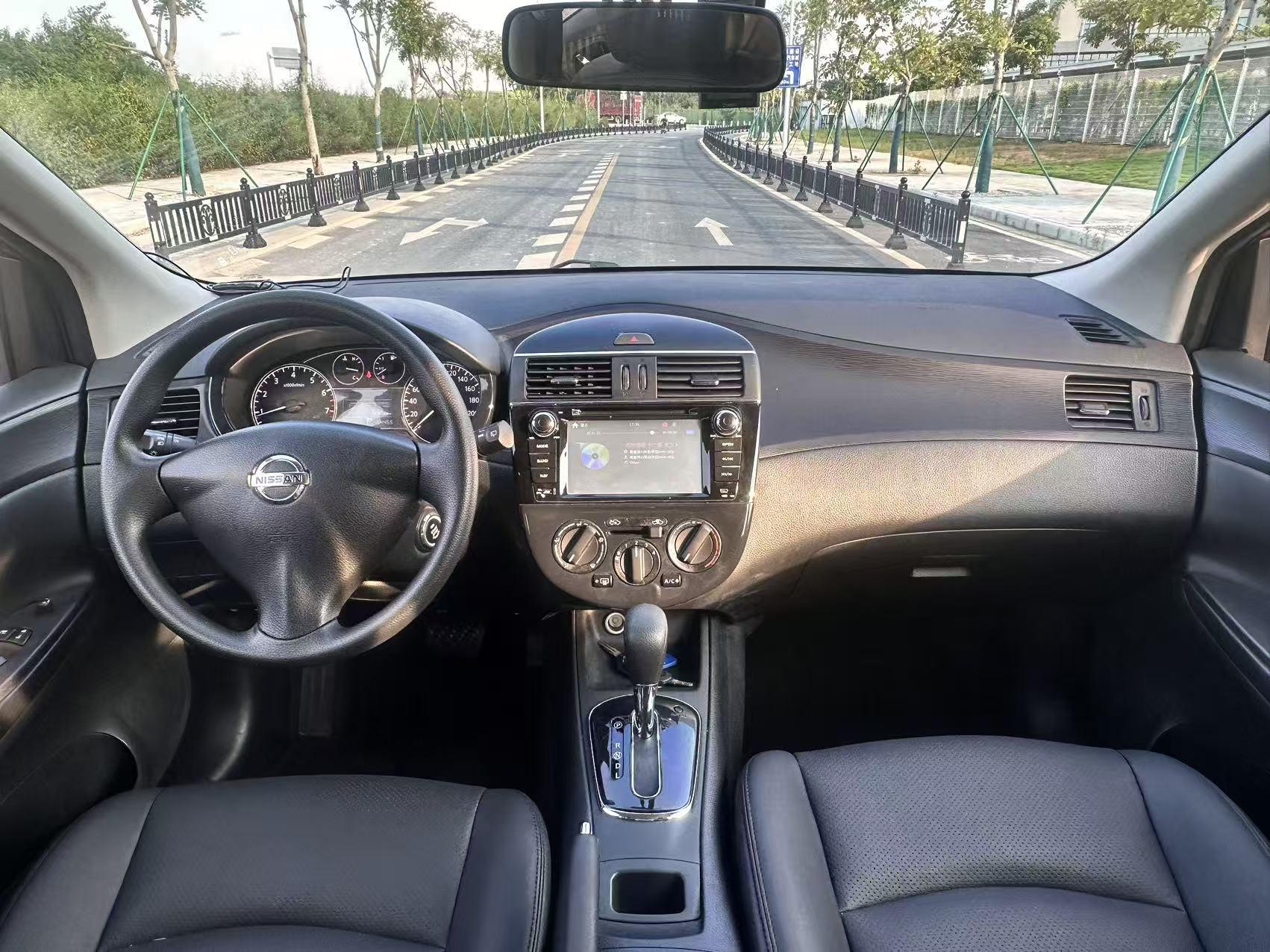 Nissan Tiida 2014 thumb 12