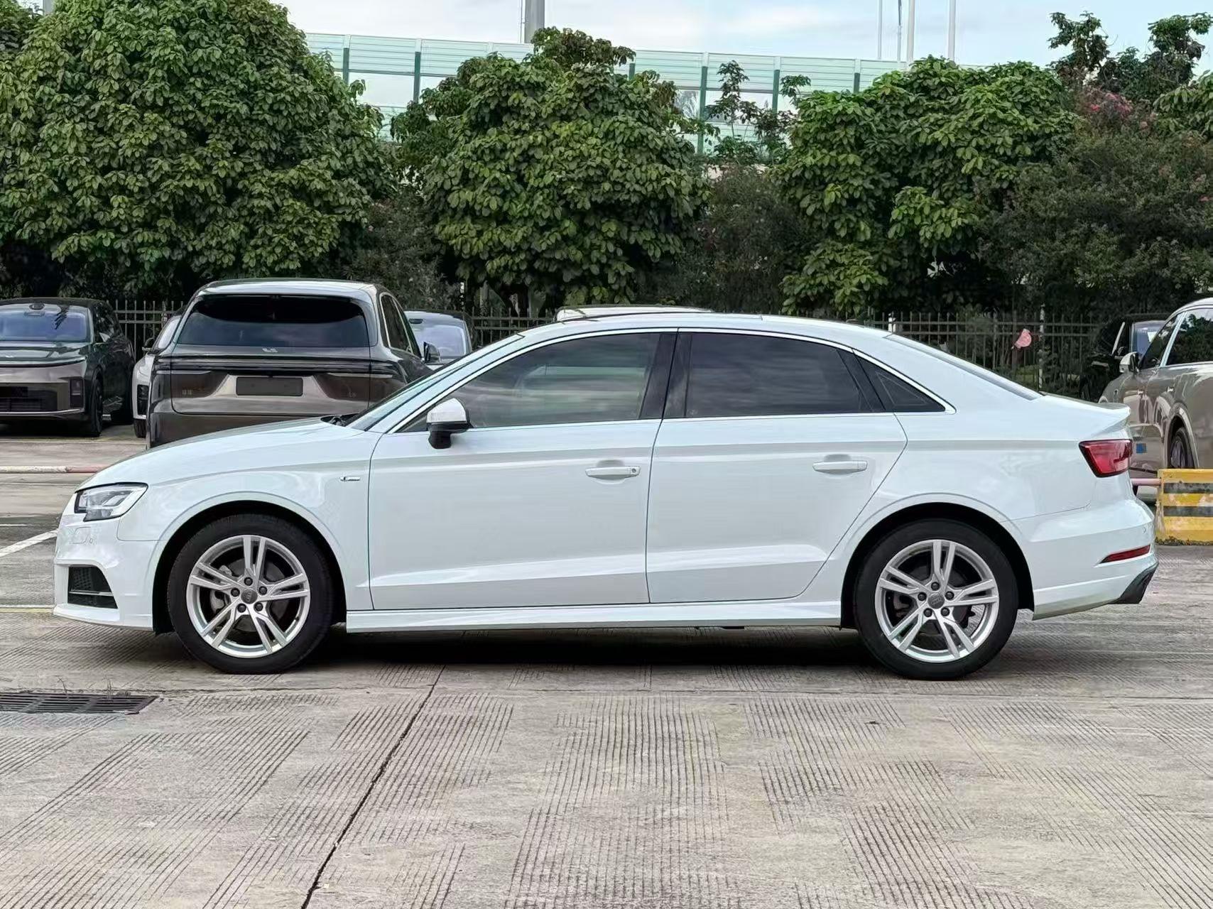 Audi A3 2019 thumb 2