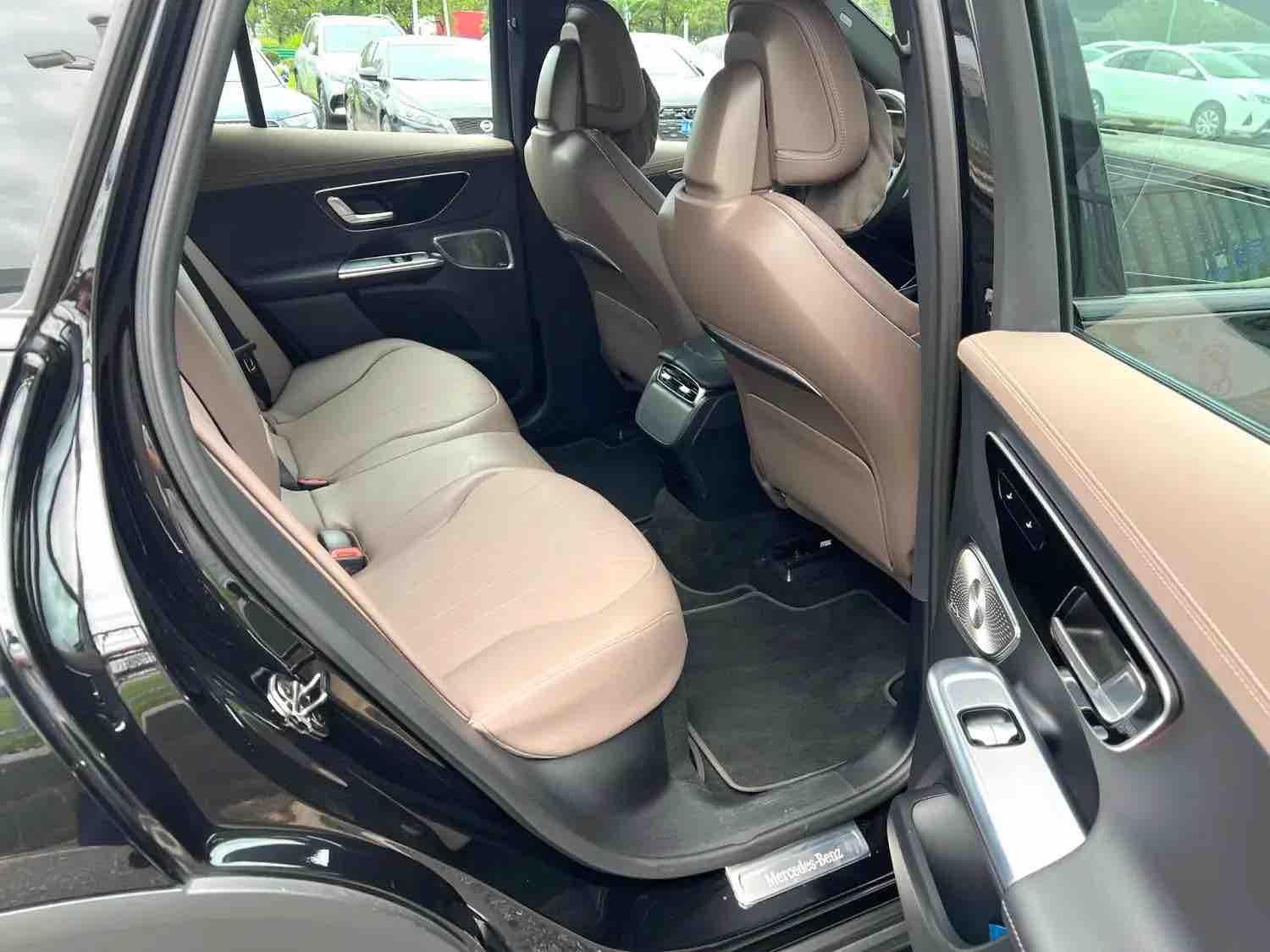 Mercedes-Benz EQE SUV 2023 thumb 8