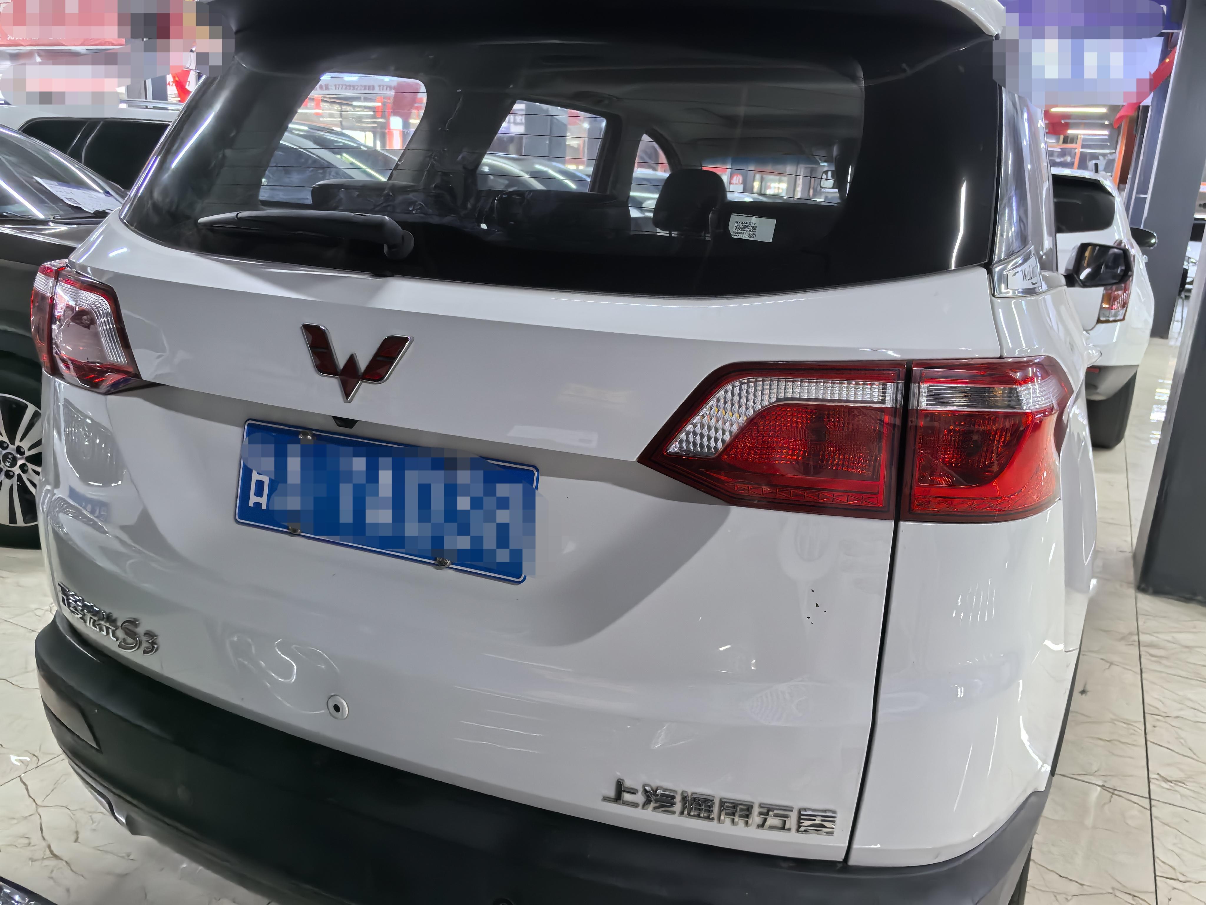 Wuling Hong Guang S3 2018 thumb 3