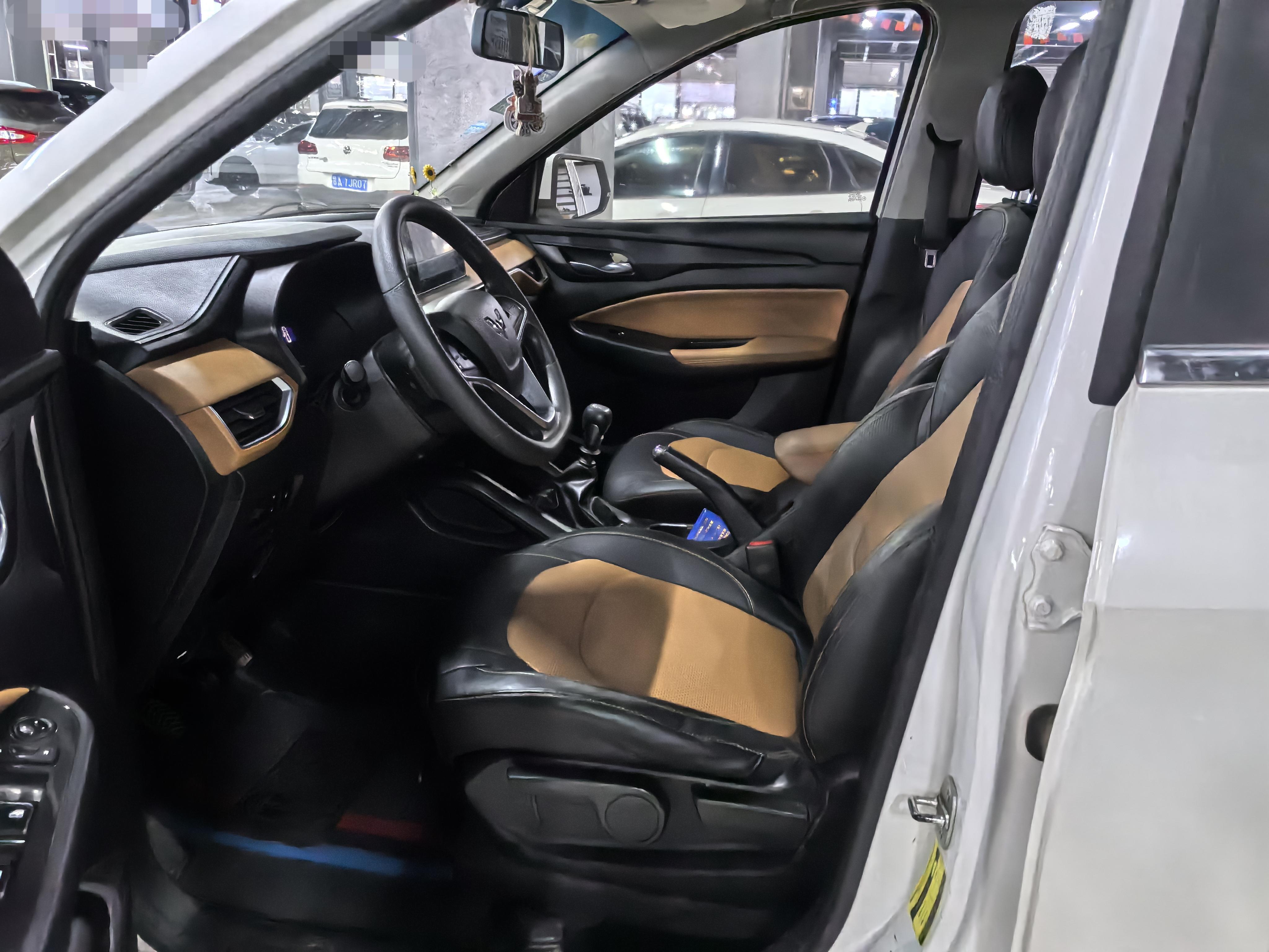 Wuling Hong Guang S3 2018 thumb 8