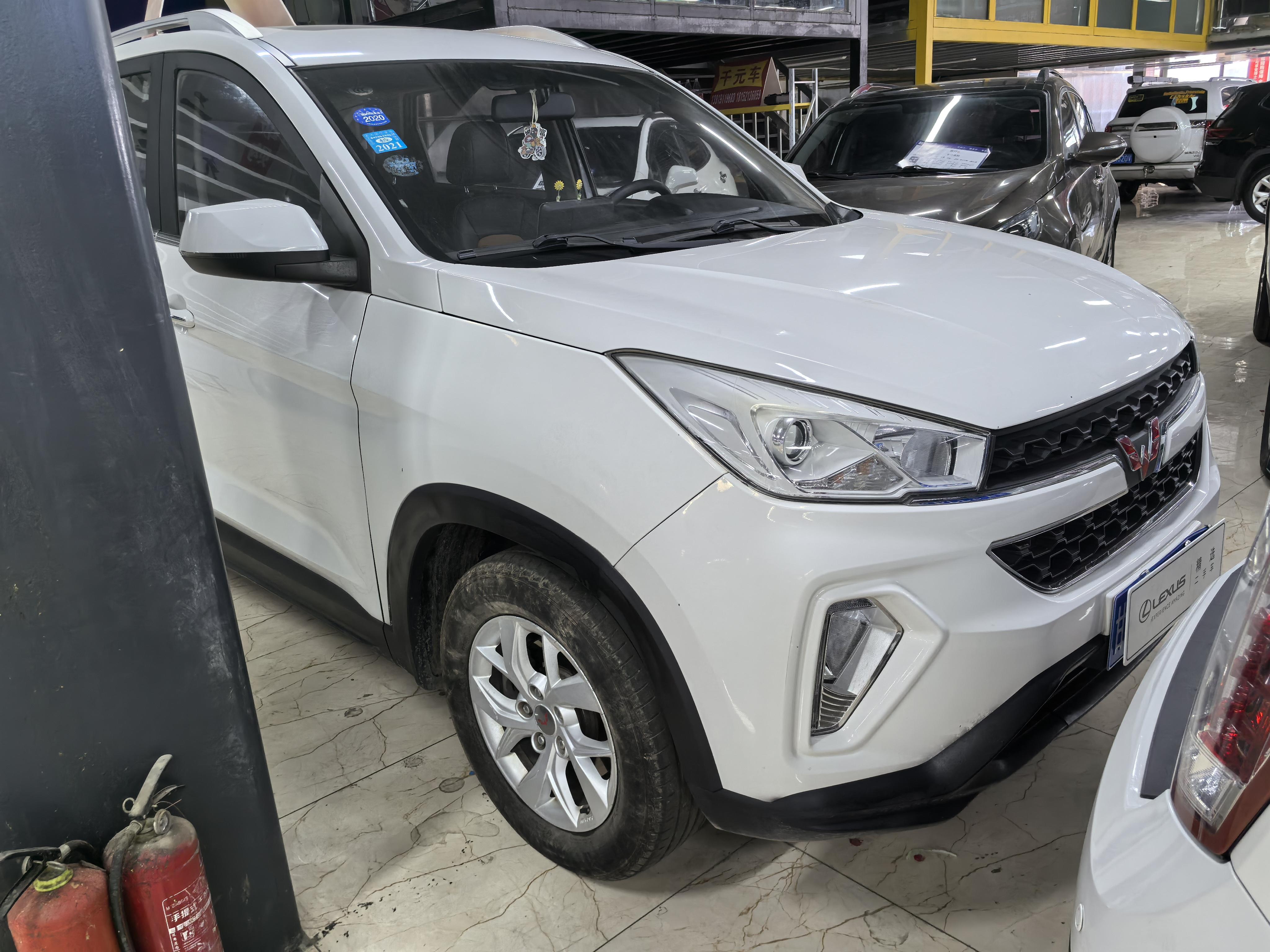 Wuling Hong Guang S3 2018 thumb 11