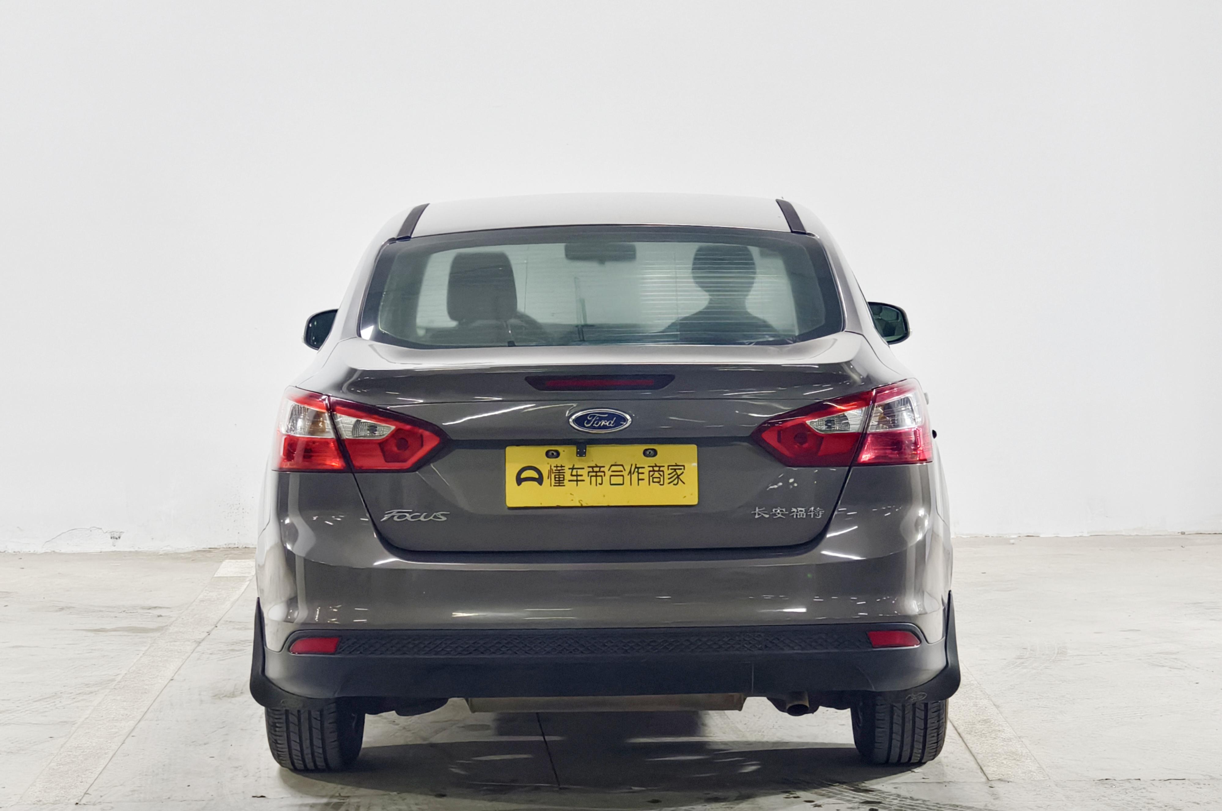 Ford Focus ST 2012 thumb 4