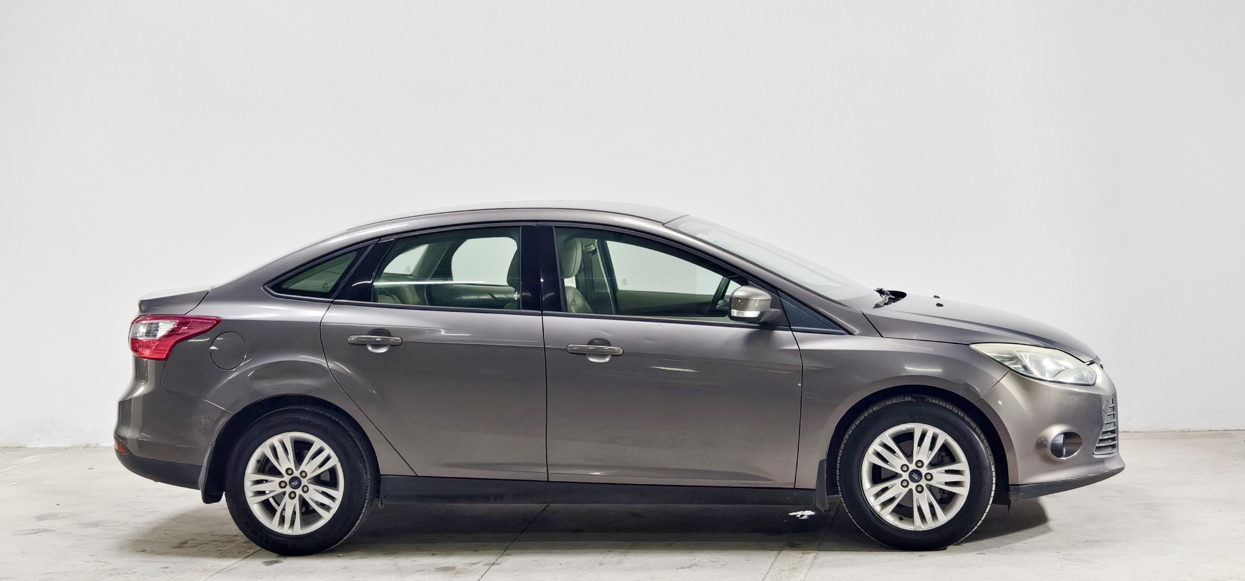 Ford Focus ST 2012 thumb 6