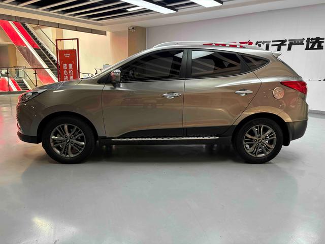 Hyundai ix35 2013 thumb 2
