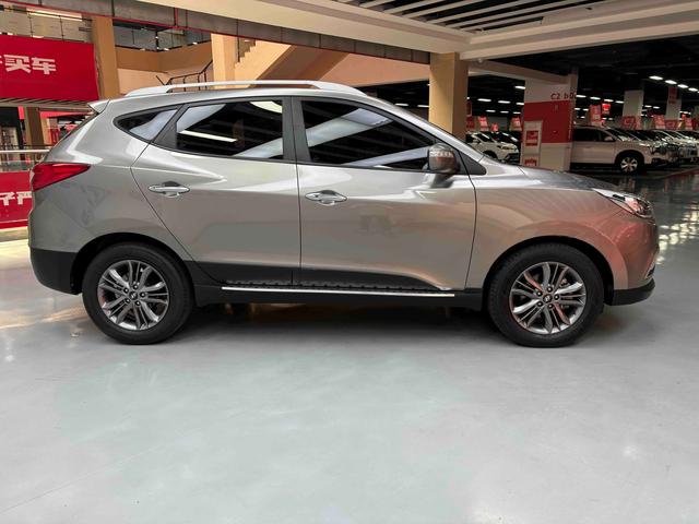 Hyundai ix35 2013 thumb 6
