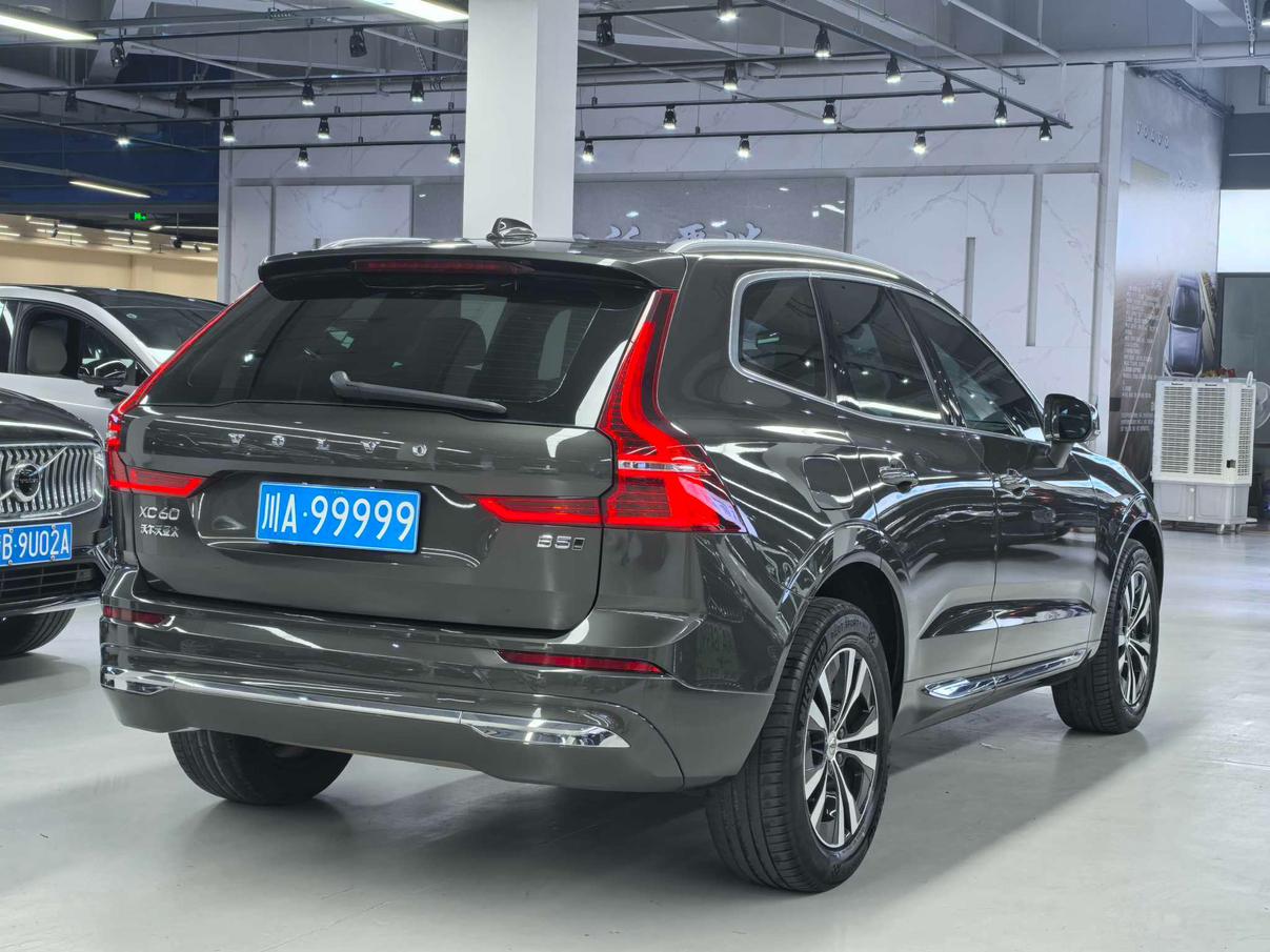 Volvo XC60 2022 thumb 2
