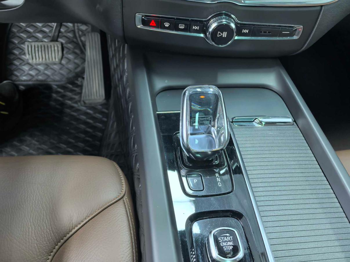 Volvo XC60 2022 thumb 6