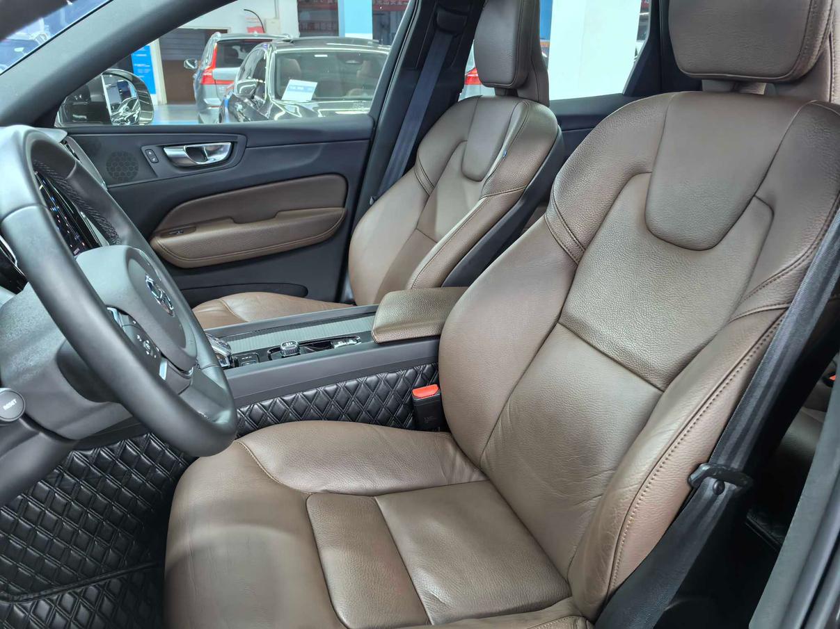 Volvo XC60 2022 thumb 7