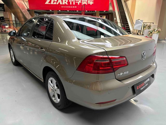 Volkswagen Bora 2013 thumb 3