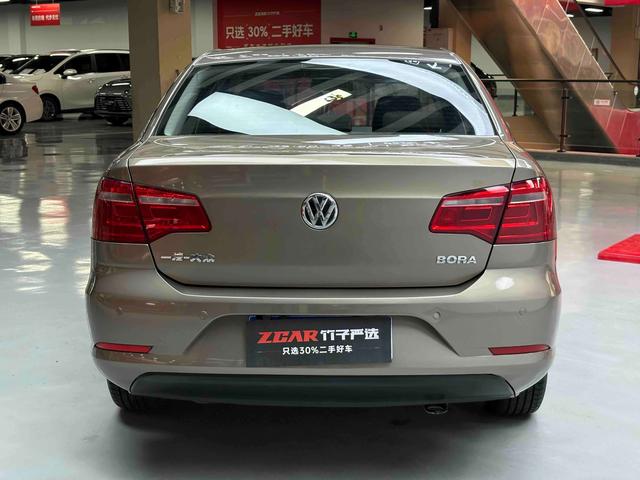Volkswagen Bora 2013 thumb 4