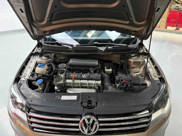 Volkswagen Bora 2013 thumb 8