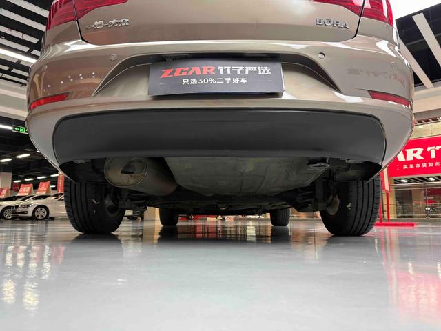 Volkswagen Bora 2013 thumb 12