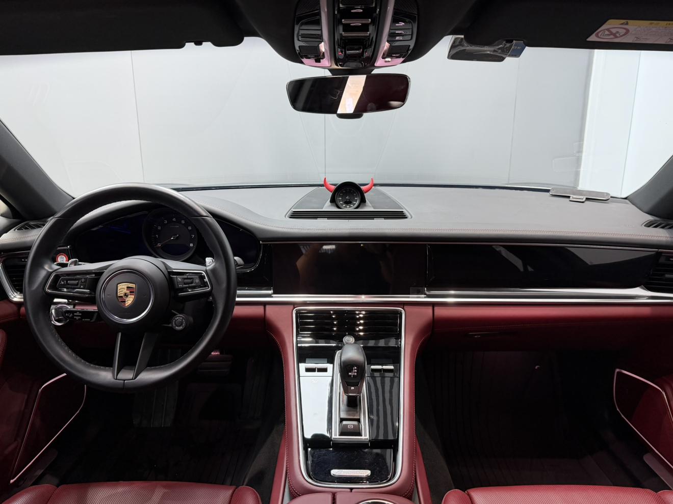 Porsche Panamera 2021 thumb 8