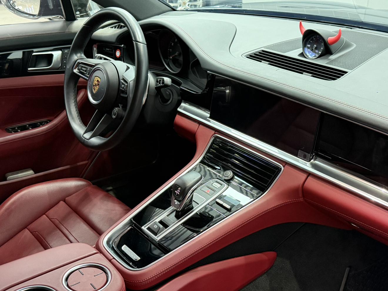 Porsche Panamera 2021 thumb 11