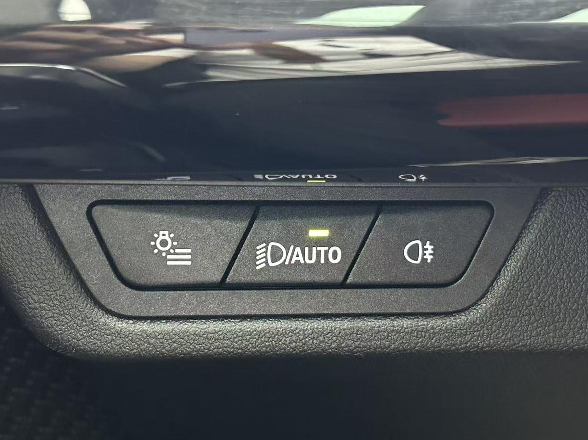 BMW X1 2023 thumb 6