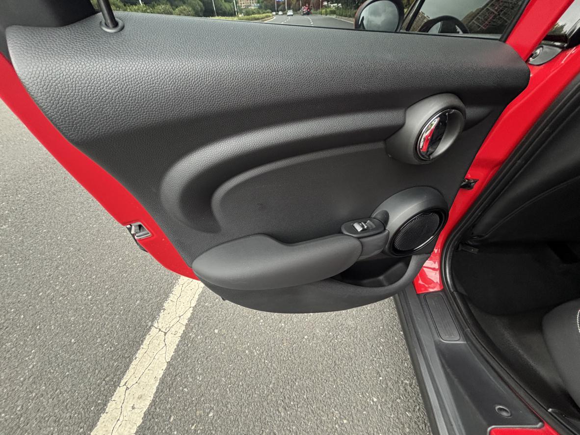 Mini Hatch 2018 thumb 8