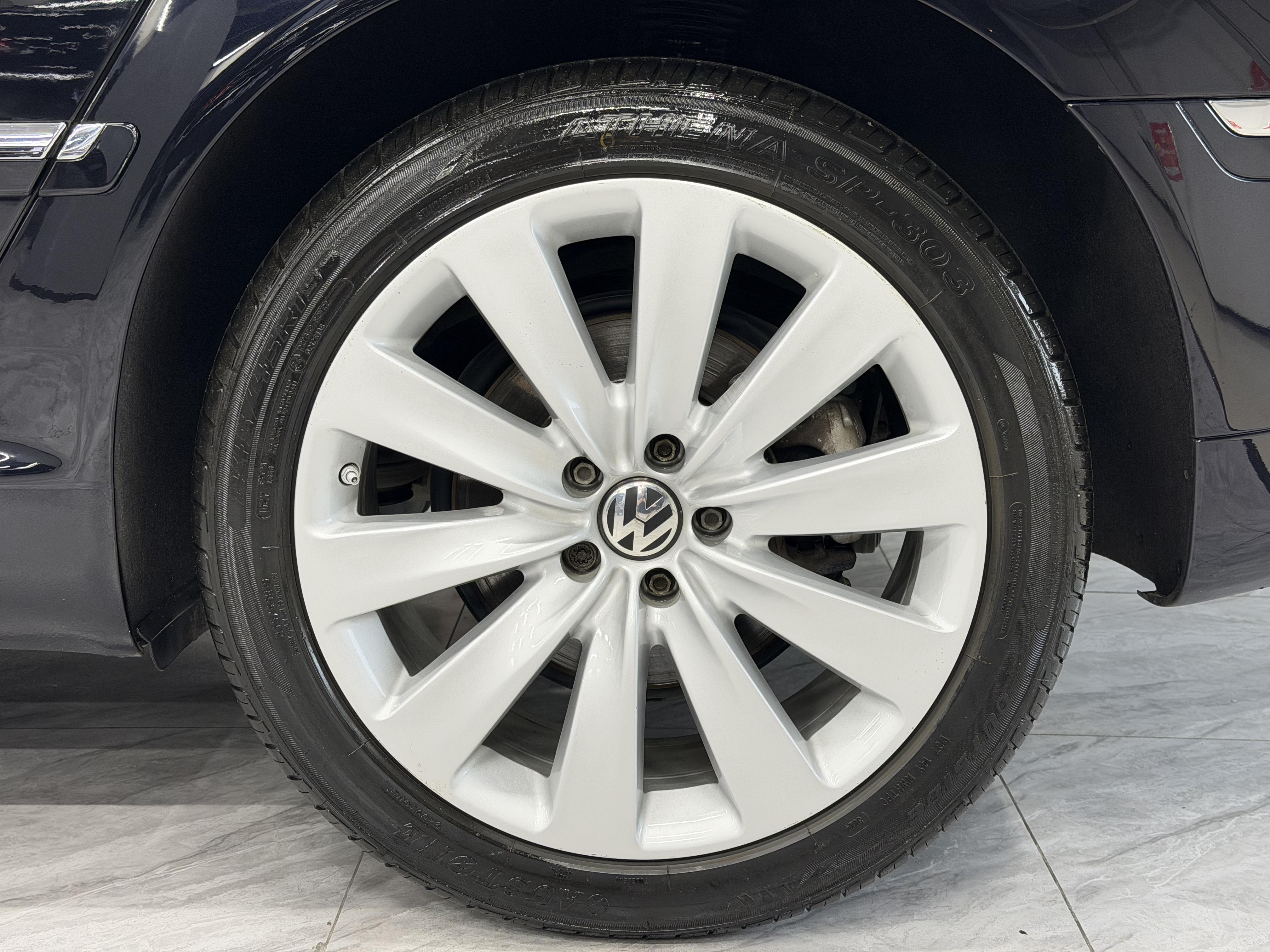 Volkswagen Phaeton 2012 thumb 6