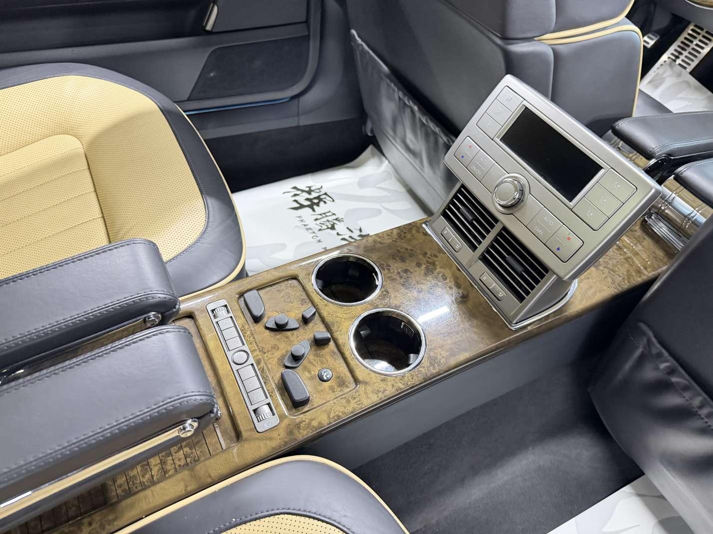 Volkswagen Phaeton 2012 thumb 12